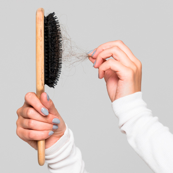 Como limpar as escovas de cabelo em casa?